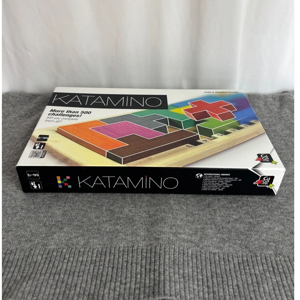 Gigamic Katamino Classic Wooden Board Game Logic Puzzle 500 Challenges GZKC-EN